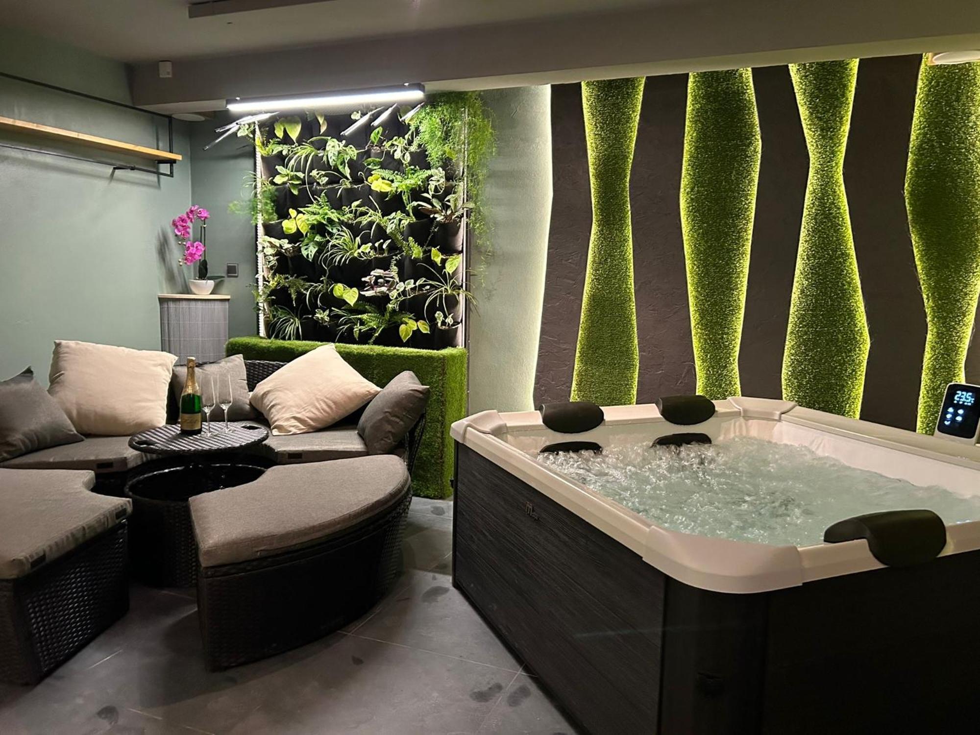 Leo Apartment Suite & Private Spa Zone - Old City Bratislava Luaran gambar