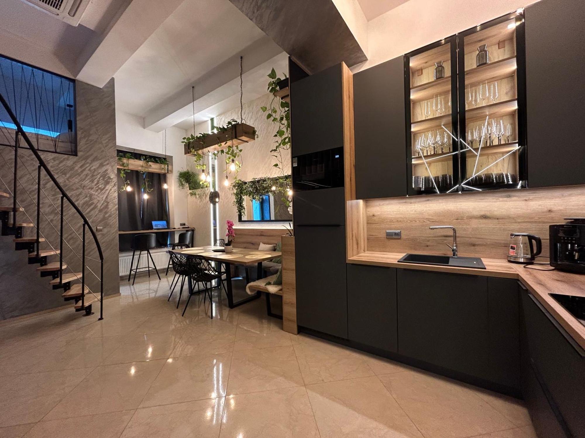 Leo Apartment Suite & Private Spa Zone - Old City Bratislava Luaran gambar
