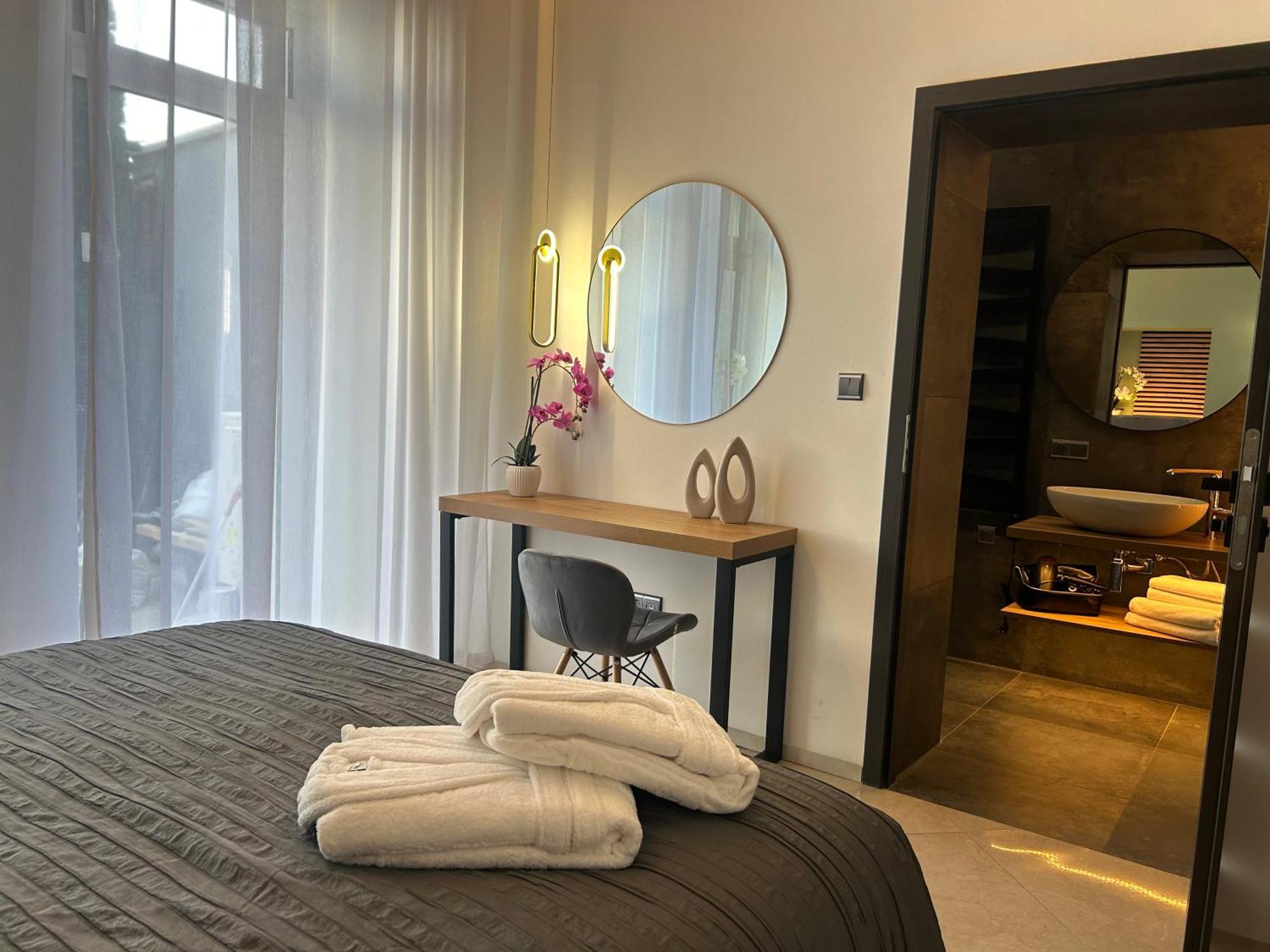 Leo Apartment Suite & Private Spa Zone - Old City Bratislava Luaran gambar