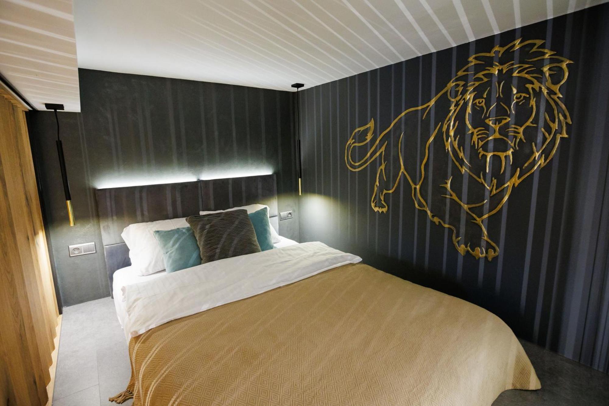 Leo Apartment Suite & Private Spa Zone - Old City Bratislava Luaran gambar