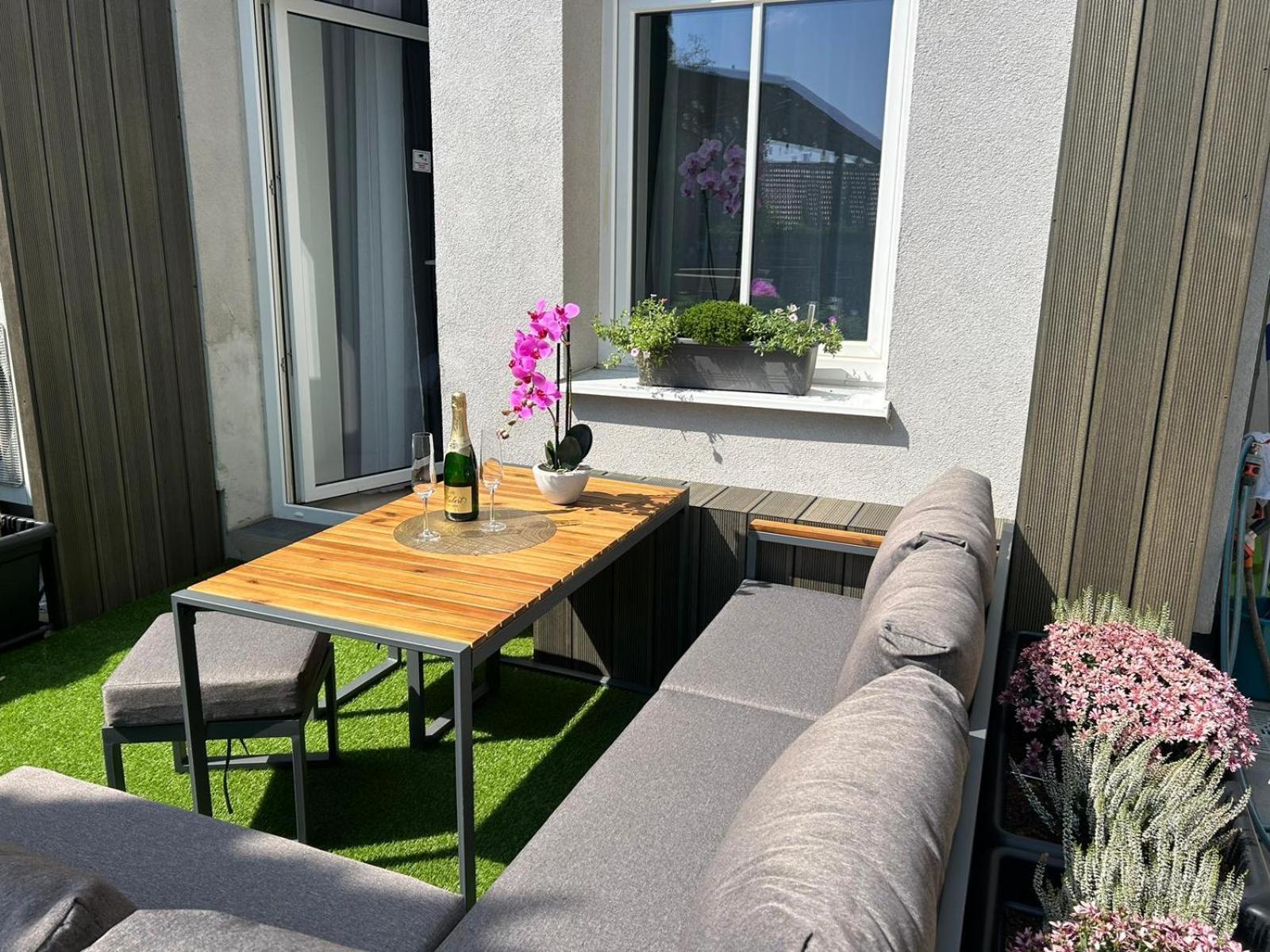 Leo Apartment Suite & Private Spa Zone - Old City Bratislava Luaran gambar