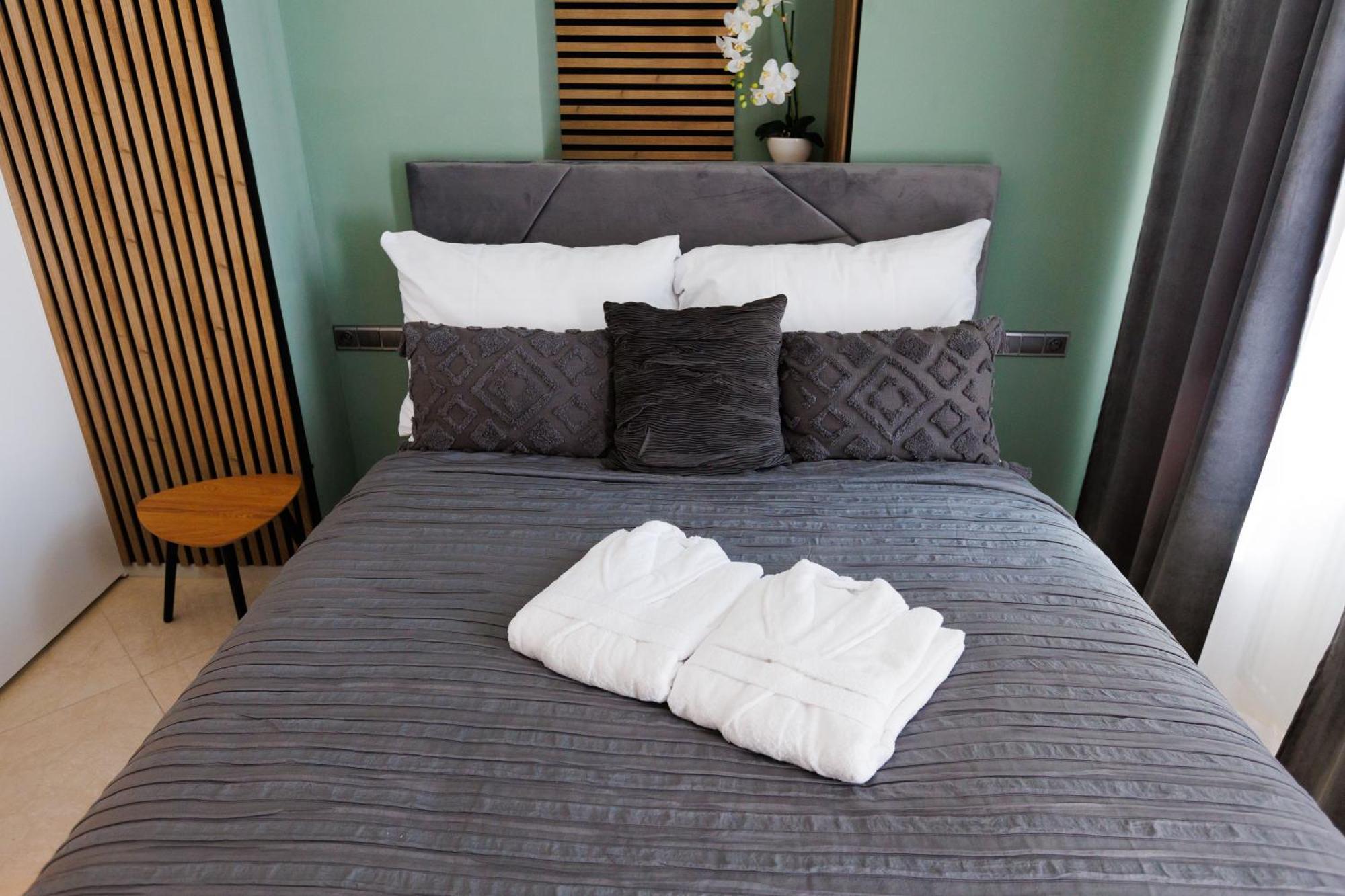 Leo Apartment Suite & Private Spa Zone - Old City Bratislava Luaran gambar